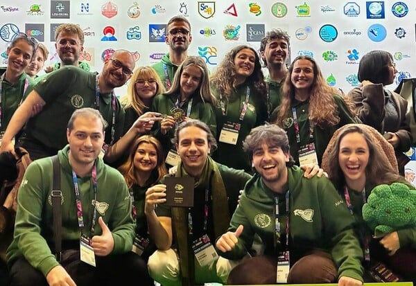 Στην iGEM Ioannina 2025 το χρυσό μετάλλιο του κορυφαίου παγκόσμιου διαγωνισμού συνθετικής βιολογίας 