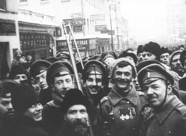 Lost and Found: Επέτειος της Επανάστασης