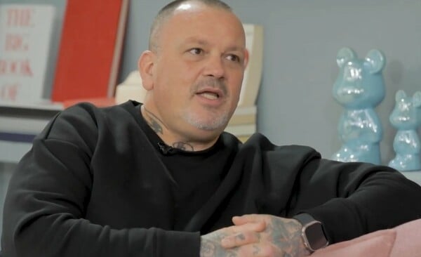 Δημήτρης Σκαρμούτσος: «Από τα 16 έως τα 30 μου, ήμουν εξαρτημένος από ουσίες»