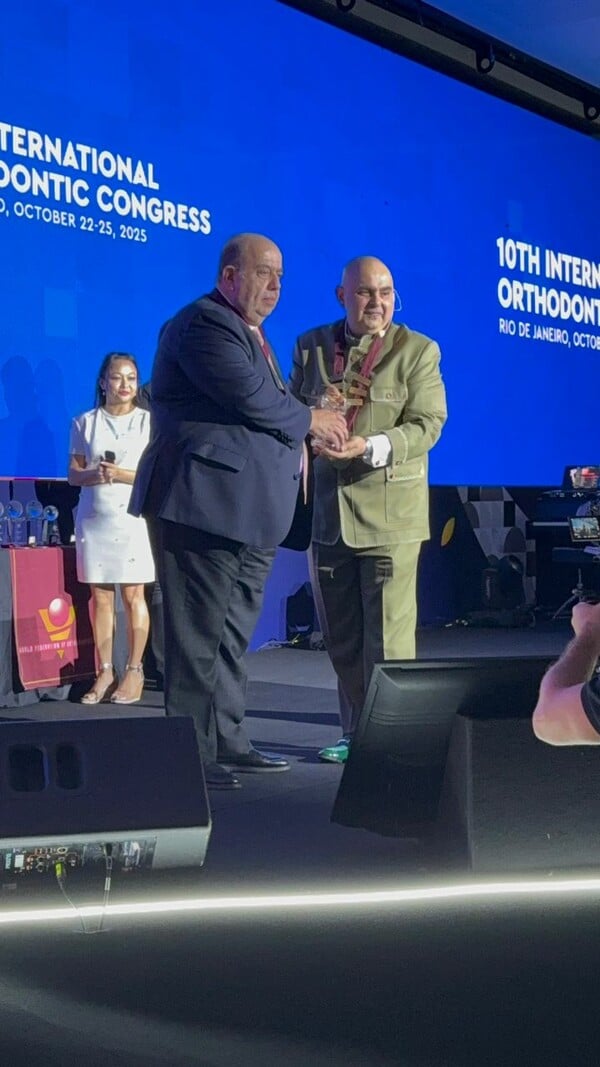 Ευρωπαϊκό Πανεπιστήμιο Κύπρου: Διεθνής Διάκριση στο 10ο Διεθνές Ορθοδοντικό Συνέδριο στη Βραζιλία