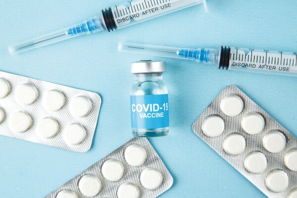 Η διαχείριση της Covid-19 συνεχίζεται με επαγρύπνηση, πρόληψη και προστασία των ευάλωτων