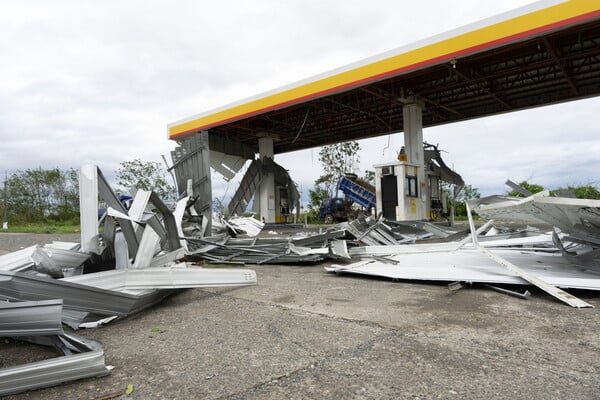 Φιλιππίνες: Πάνω από 1,4 εκατ. εκκενώθηκαν καθώς ο δεύτερος τυφώνας μέσα σε μια εβδομάδα σαρώνει τη χώρα