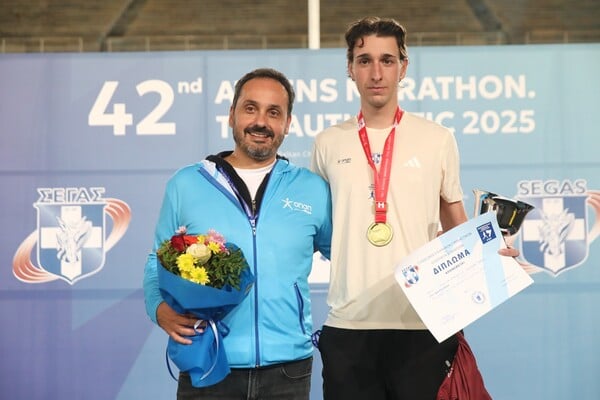 Το μεγαλύτερό βήμα τους μέχρι το επόμενο έκαναν οι δρομείς του 42ου Αυθεντικού Μαραθωνίου της Αθήνας