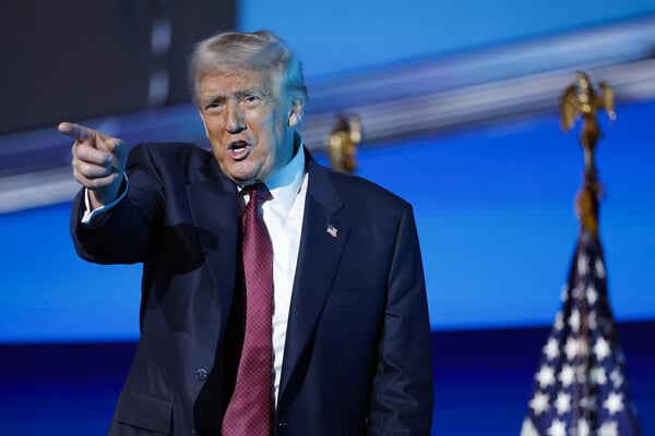 Τραμπ εναντίον BBC, σημειώσατε άσσο 