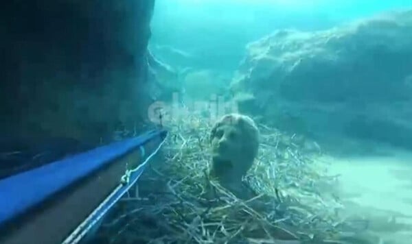 Ηράκλειο: Ψαροντουφεκάς εντόπισε ανθρώπινο άγαλμα στον βυθό