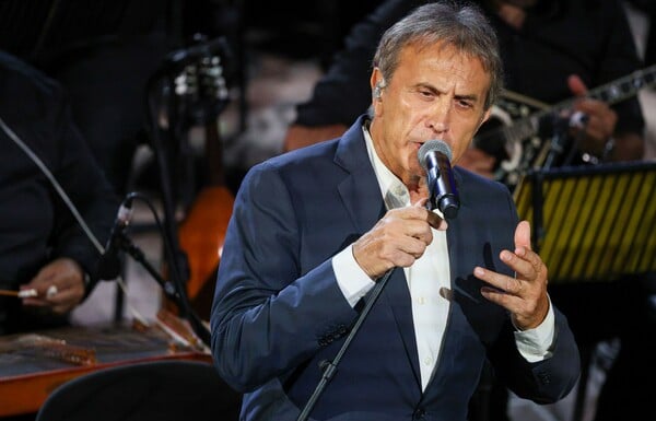 Ο Γιώργος Νταλάρας τιμήθηκε ως «διακεκριμένος» πολίτης του Μπουένος Άιρες