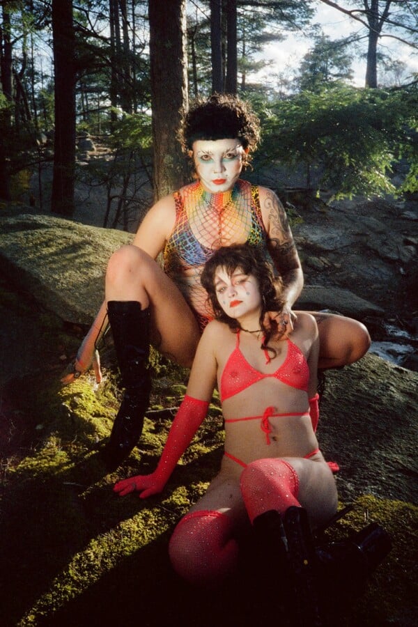  Αν δεν μπορείς να μας νικήσεις, θα μας κοιτάς/ από τον Πάνο Μιχαήλ