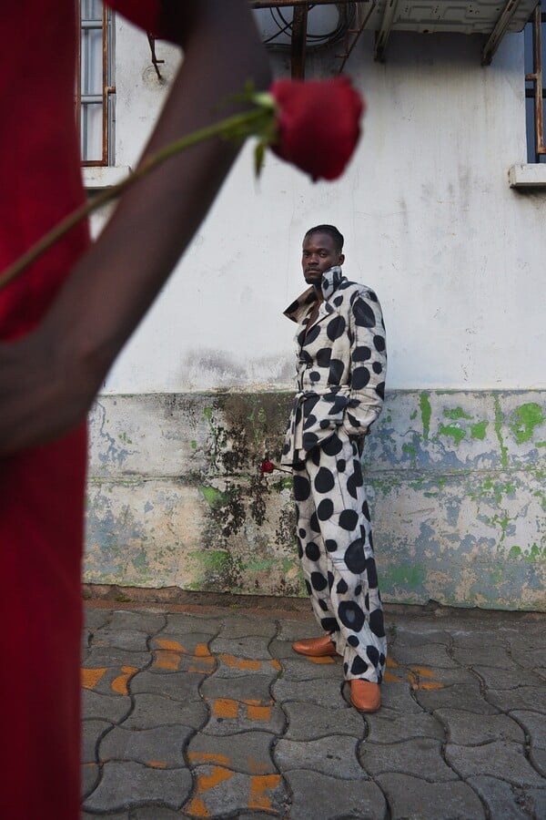  Αν δεν μπορείς να μας νικήσεις, θα μας κοιτάς/ από τον Πάνο Μιχαήλ