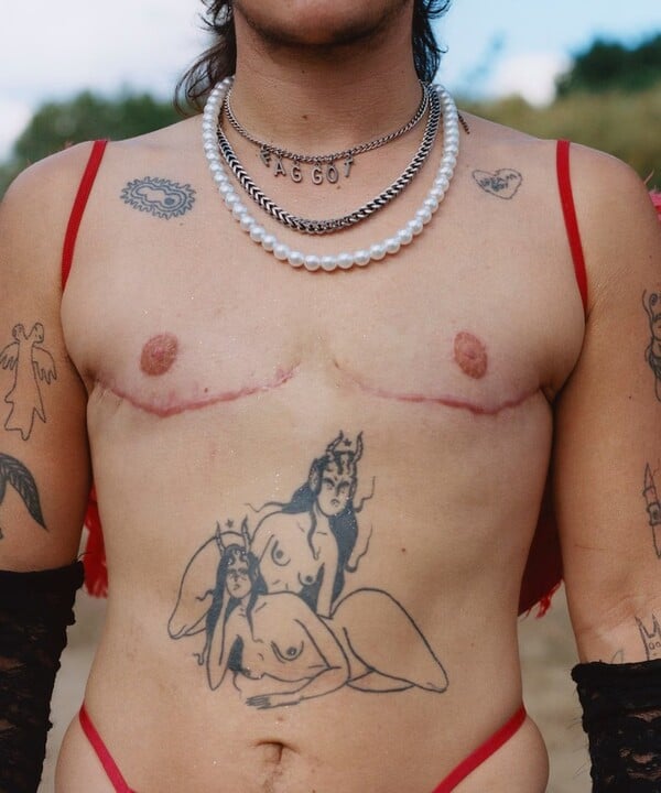  Αν δεν μπορείς να μας νικήσεις, θα μας κοιτάς/ από τον Πάνο Μιχαήλ