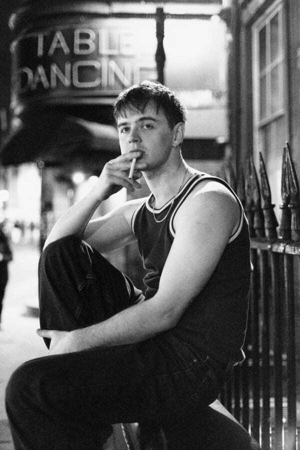  Αν δεν μπορείς να μας νικήσεις, θα μας κοιτάς/ από τον Πάνο Μιχαήλ