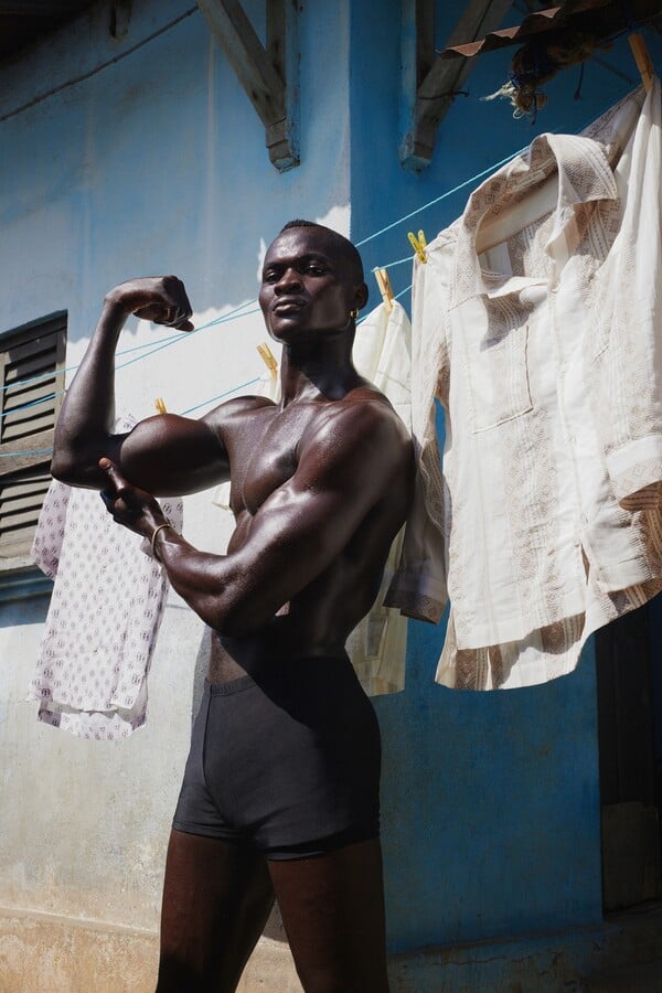  Αν δεν μπορείς να μας νικήσεις, θα μας κοιτάς/ από τον Πάνο Μιχαήλ