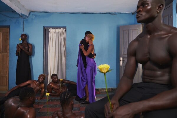  Αν δεν μπορείς να μας νικήσεις, θα μας κοιτάς/ από τον Πάνο Μιχαήλ