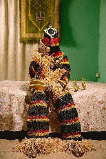  Αν δεν μπορείς να μας νικήσεις, θα μας κοιτάς/ από τον Πάνο Μιχαήλ