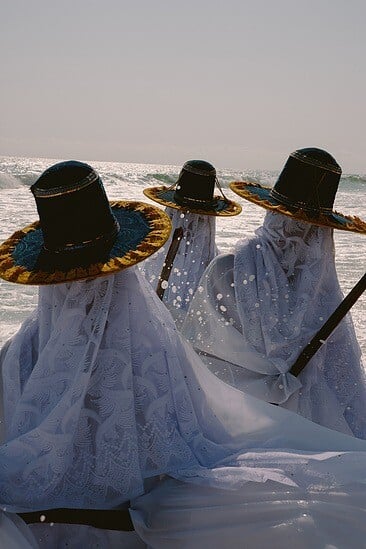  Αν δεν μπορείς να μας νικήσεις, θα μας κοιτάς/ από τον Πάνο Μιχαήλ