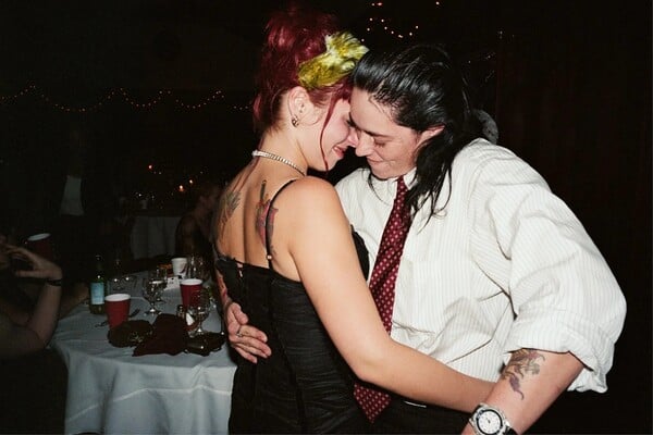  Αν δεν μπορείς να μας νικήσεις, θα μας κοιτάς/ από τον Πάνο Μιχαήλ