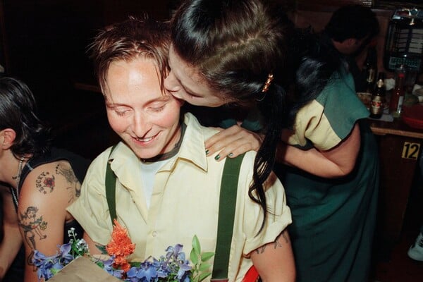  Αν δεν μπορείς να μας νικήσεις, θα μας κοιτάς/ από τον Πάνο Μιχαήλ