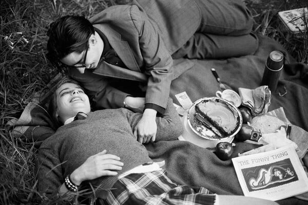  Αν δεν μπορείς να μας νικήσεις, θα μας κοιτάς/ από τον Πάνο Μιχαήλ