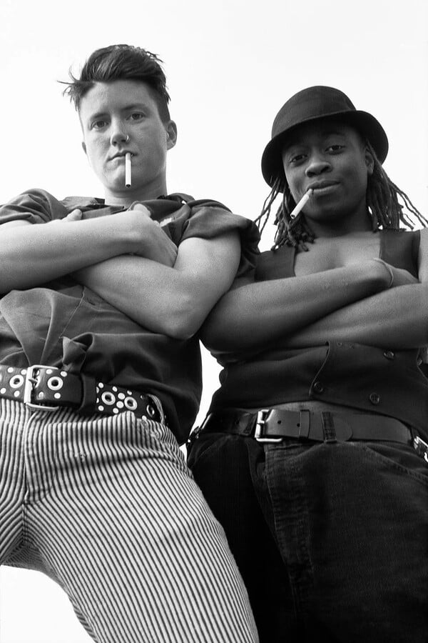  Αν δεν μπορείς να μας νικήσεις, θα μας κοιτάς/ από τον Πάνο Μιχαήλ