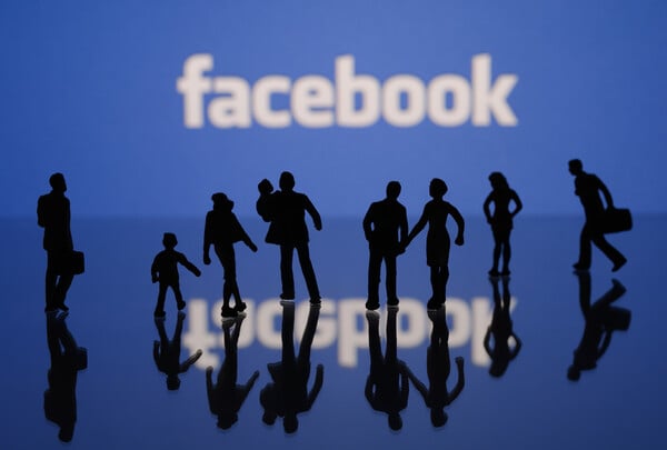 Τι απέγιναν οι παλιοί μας «φίλοι» στο Facebook; 