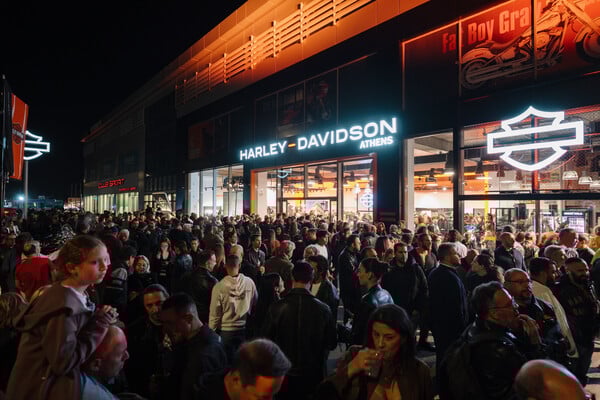 Η Harley Davidson γιόρτασε τα εγκαίνια του νέου καταστήματος με ένα εντυπωσιακό opening