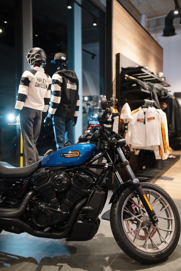Η Harley Davidson γιόρτασε τα εγκαίνια του νέου καταστήματος με ένα εντυπωσιακό opening