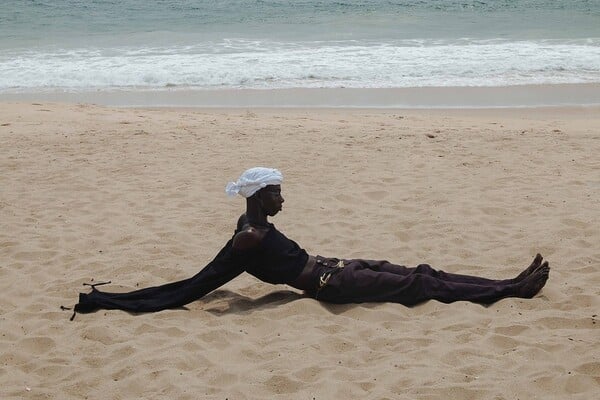 Αν δεν μπορείς να μας νικήσεις, θα μας κοιτάς/ από τον Πάνο Μιχαήλ