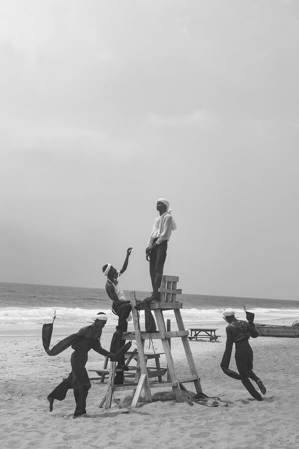  Αν δεν μπορείς να μας νικήσεις, θα μας κοιτάς/ από τον Πάνο Μιχαήλ