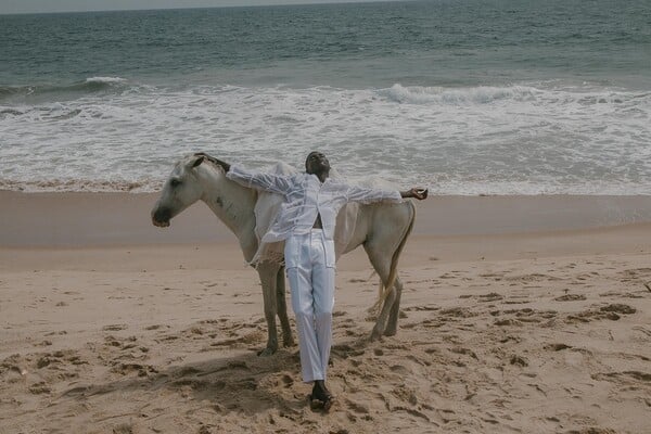 Αν δεν μπορείς να μας νικήσεις, θα μας κοιτάς/ από τον Πάνο Μιχαήλ
