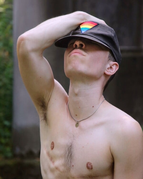  Αν δεν μπορείς να μας νικήσεις, θα μας κοιτάς/ από τον Πάνο Μιχαήλ