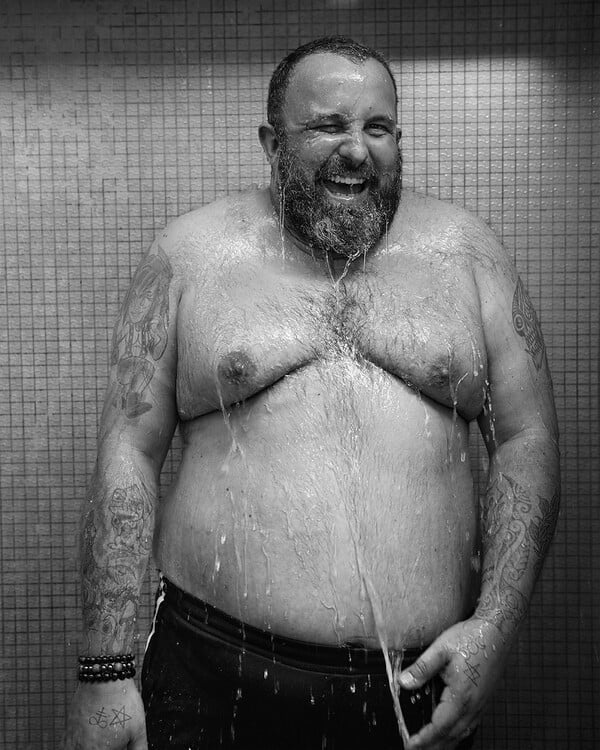  Αν δεν μπορείς να μας νικήσεις, θα μας κοιτάς/ από τον Πάνο Μιχαήλ