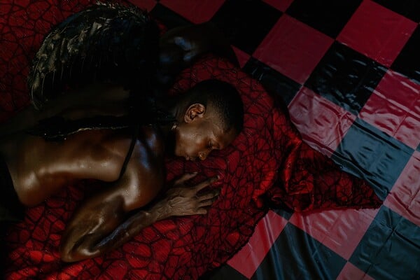  Αν δεν μπορείς να μας νικήσεις, θα μας κοιτάς/ από τον Πάνο Μιχαήλ