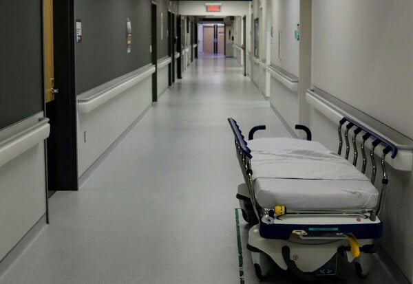 ΠΤΩΣΗ ΠΑΙΔΙΟΥ ΜΑΝΤΡΑ