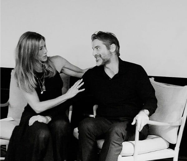 Η Τζένιφερ Άνιστον για τον υπνοθεραπευτή σύντροφό της: «Βοηθάει πολλούς ανθρώπους»