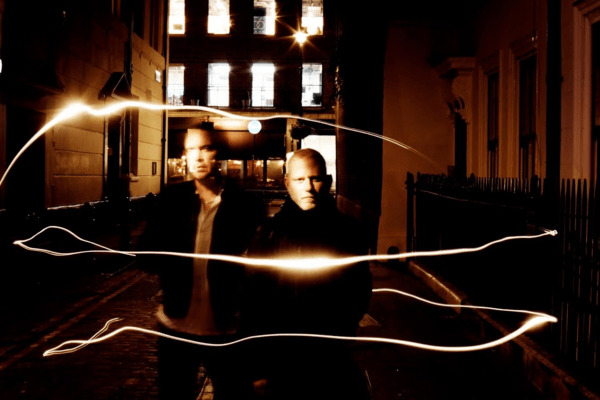 Οι Sandwell District φτιάχνουν τέκνο σαν να προσεύχονται