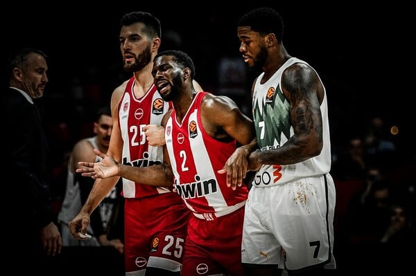 Ο τραυματισμός του Έβανς «πάγωσε όλο το ΣΕΦ» - Με ρήξη αχιλλείου τένοντα ο Αμερικανός γκαρντ