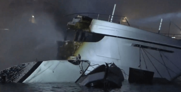 ΦΩΤΙΑ ΜΑΡΙΝΑ ΖΕΑΣ ΣΚΑΦΗ