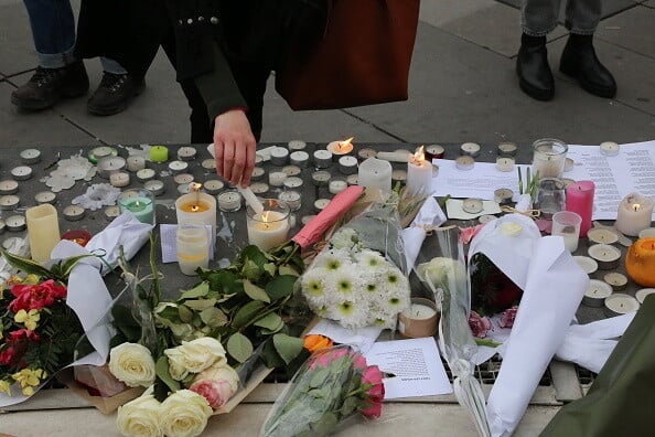 10 χρόνια μετά το Μπατακλάν: Η Γαλλία δεν ξεχνά τα θύματα της τρομοκρατικής επίθεσης