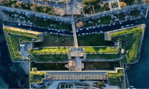 ΥΠΠΟ: Αποκατάσταση της γέφυρας που οδηγεί στο Παλαιό Φρούριο Κέρκυρας