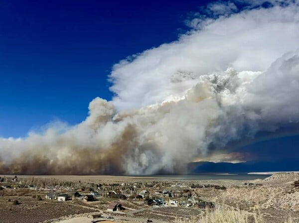 Καλιφόρνια: Μεγάλη πυρκαγιά και καταιγίδες πλήττουν την αμερικανική πολιτεία