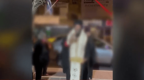 Η ΕΛΑΣ απαντά για τη μεταφορά του Αγίου Φωτός συνοδεία περιπολικού και παρουσία του ρασοφόρου YouTuber