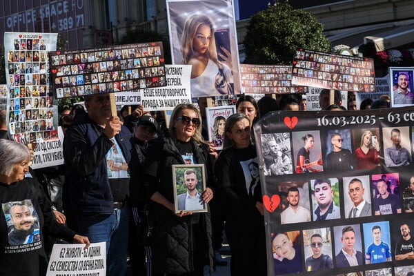 Βόρεια Μακεδονία: Χιλιάδες ζητούν δικαιοσύνη για τους 63 νεκρούς της πυρκαγιάς στο κλαμπ Pulse