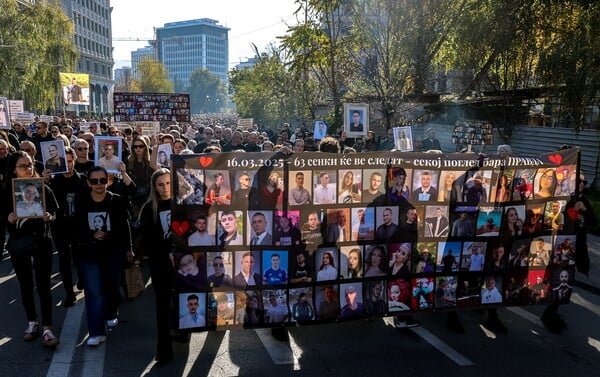 Βόρεια Μακεδονία: Χιλιάδες ζητούν δικαιοσύνη για τους 63 νεκρούς της πυρκαγιάς στο κλαμπ Pulse