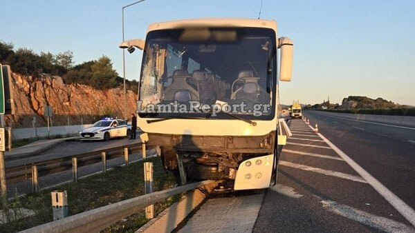 Λαμία: Τουριστικό λεωφορείο έπεσε στις μπάρες στην εθνική οδό - Έξι τραυματίες