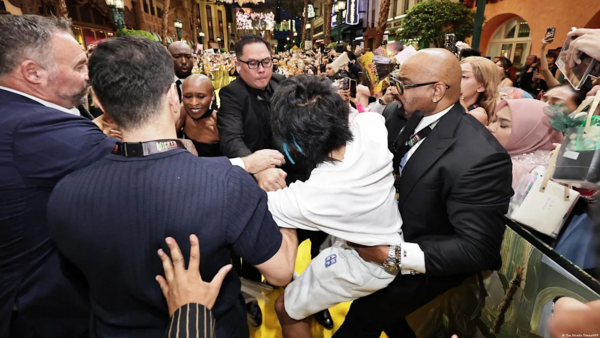 Στη φυλακή ο άνδρας που όρμησε στην Αριάνα Γκράντε στην πρεμιέρα του Wicked 2