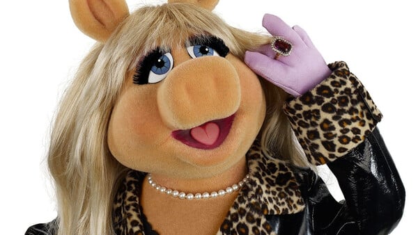 Λόρενς, Στόουν και Εσκόλα ετοιμάζουν ταινία για τη Miss Piggy