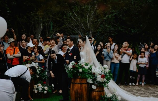 ΚΙΝΑ ΓΑΜΟΣ ΚΟΥΠΟΝΙΑ