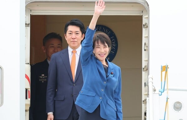 ΤΑΚΑΙΤΣΙ ΠΡΩΘΥΠΟΥΡΓΟΣ ΙΑΠΩΝΙΑ ΔΗΜΟΣΚΟΠΗΣΕΙΣ