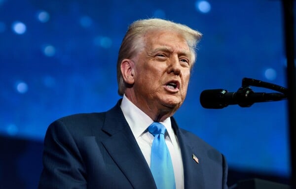 ΤΡΑΜΠ ΣΕΘ ΜΑΓΙΕΡΣ