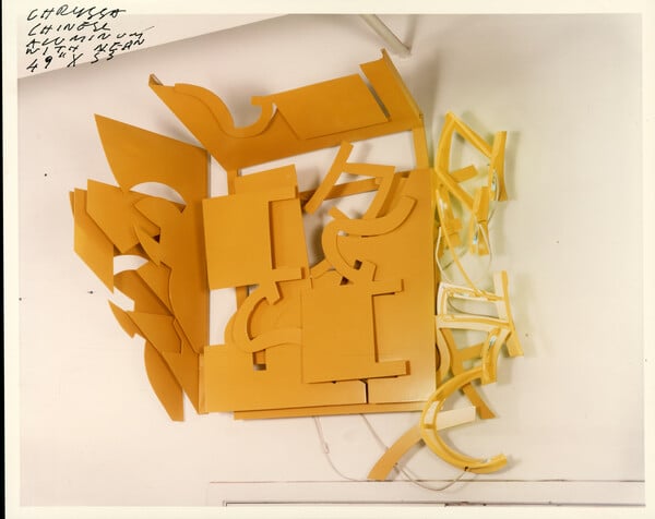 Τα έργα της Χρύσας δεν φοβούνται τον χώρο και τον χρόνο