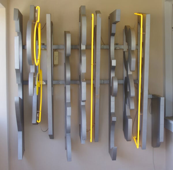 Τα έργα της Χρύσας δεν φοβούνται τον χώρο και τον χρόνο